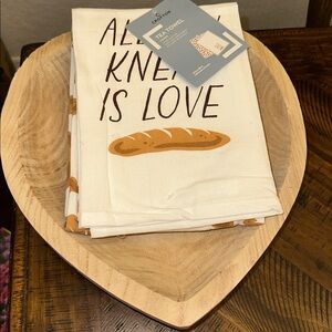 Wood Heart Shaped Bowl & 2Pack Croton Design Tea Towels